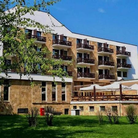 Hotel Park إيفانييتسا المظهر الخارجي الصورة