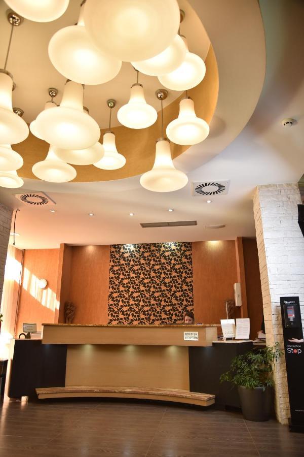 Hotel Park إيفانييتسا المظهر الخارجي الصورة