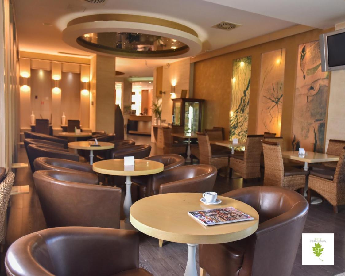 Hotel Park إيفانييتسا المظهر الخارجي الصورة